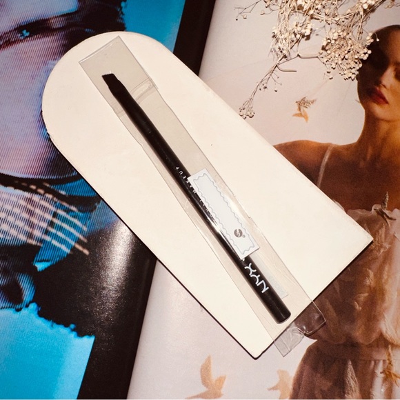 NYX PRO Brush 19 - Picture 2 of 3